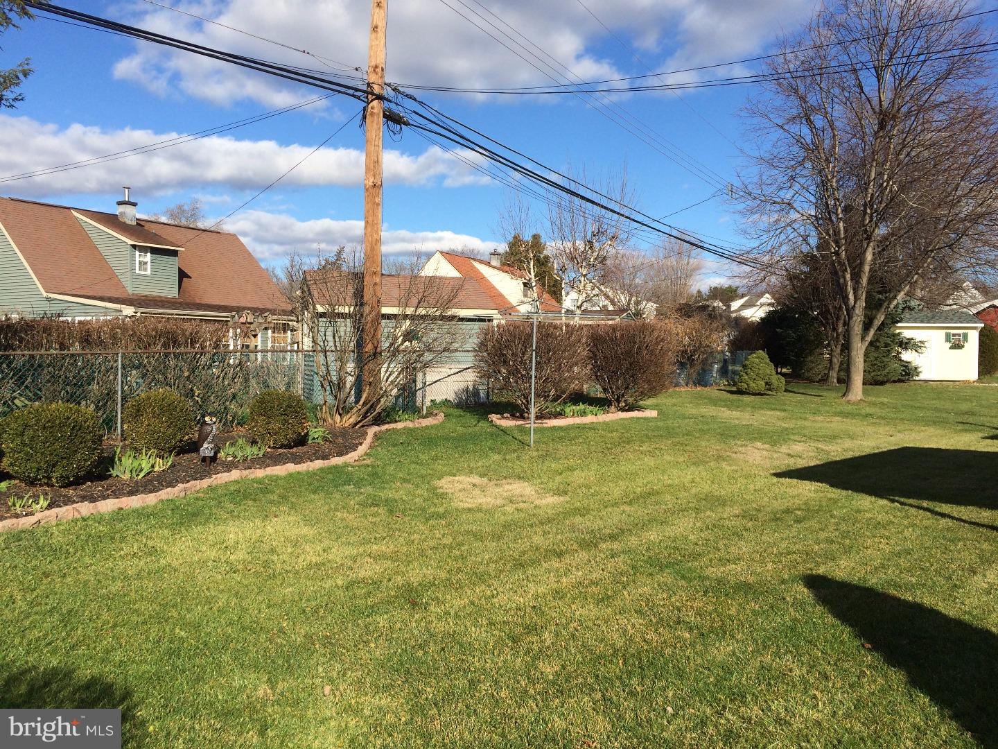 7 Trellis Road Levittown, PA 19056 - Photo 4 of 19