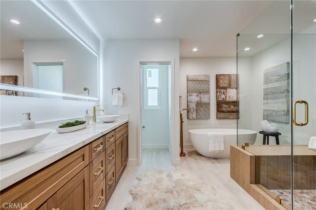 11919 Mayfield Avenue, Unit 2 Los Angeles, CA 90049 - Photo 11 of 75