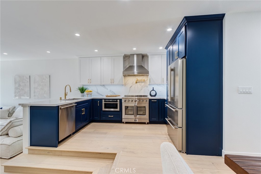 11919 Mayfield Avenue, Unit 2 Los Angeles, CA 90049 - Photo 12 of 75