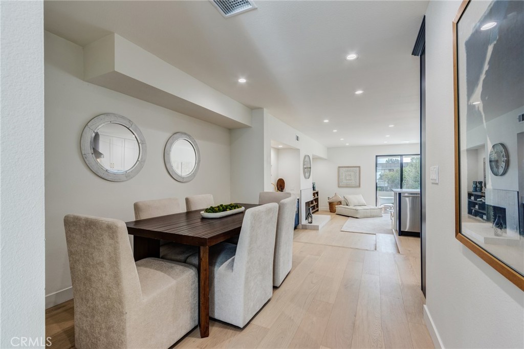 11919 Mayfield Avenue, Unit 2 Los Angeles, CA 90049 - Photo 18 of 75