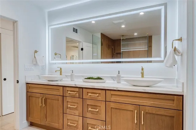 $1,545,000 | 11919 Mayfield Avenue, Unit 2, Los Angeles, CA 90049