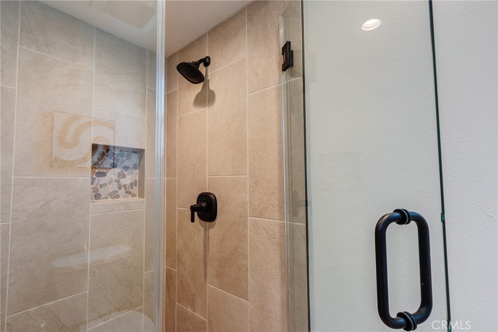 11919 Mayfield Avenue, Unit 2 Los Angeles, CA 90049 - Photo 40 of 75