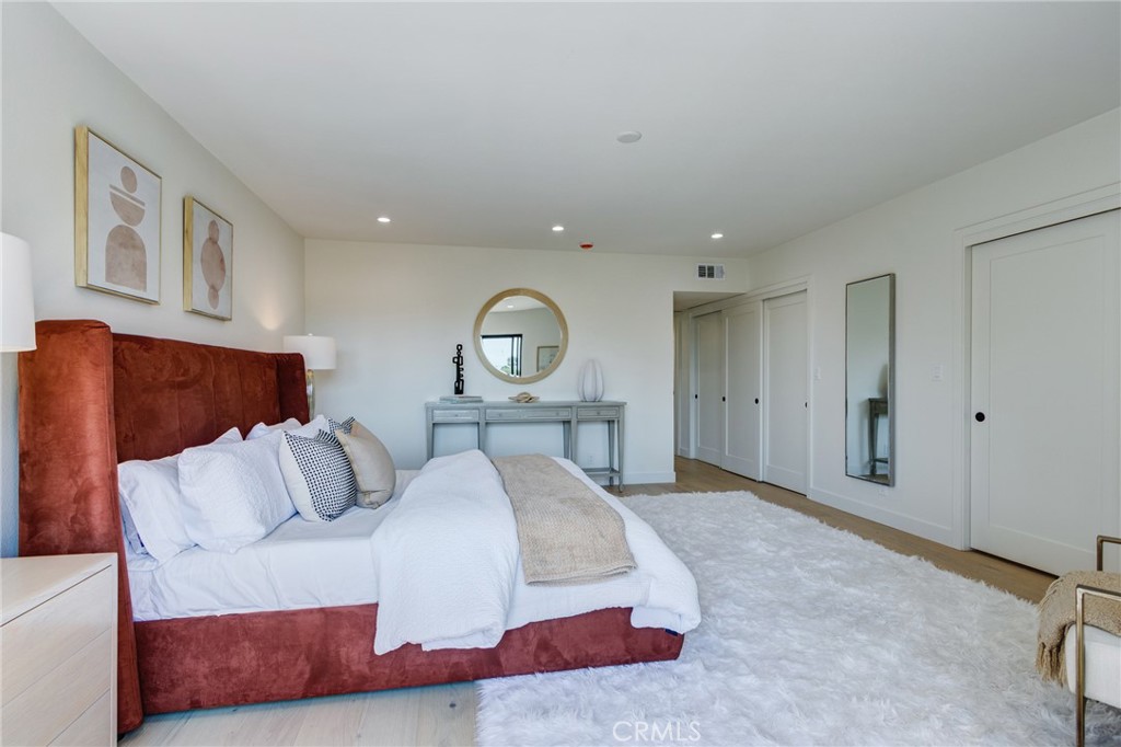 11919 Mayfield Avenue, Unit 2 Los Angeles, CA 90049 - Photo 50 of 75