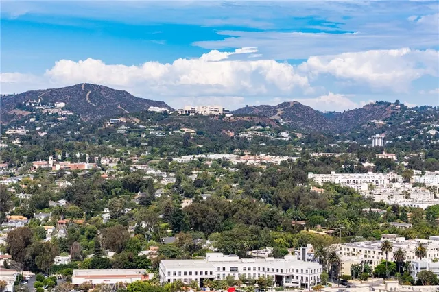 $1,545,000 | 11919 Mayfield Avenue, Unit 2, Los Angeles, CA 90049