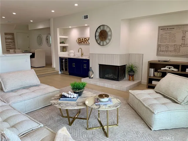 $1,545,000 | 11919 Mayfield Avenue, Unit 2, Los Angeles, CA 90049