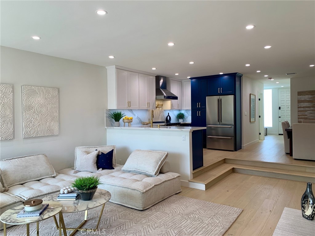 11919 Mayfield Avenue, Unit 2 Los Angeles, CA 90049 - Photo 72 of 75