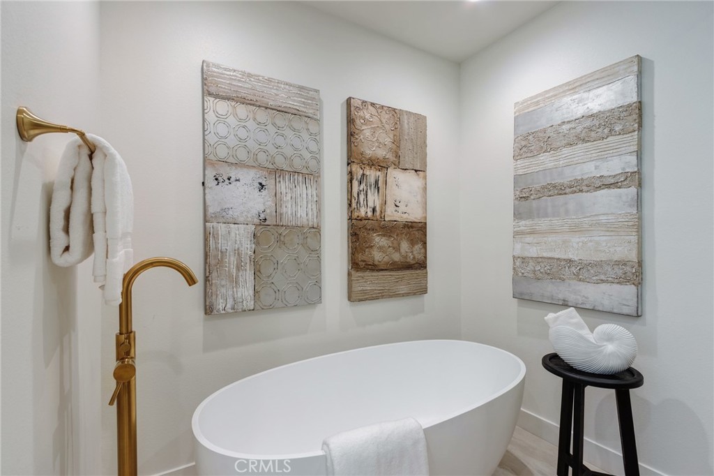 11919 Mayfield Avenue, Unit 2 Los Angeles, CA 90049 - Photo 10 of 75