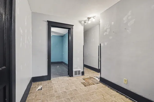 $170,000 | 683 Capital Avenue Northeast, Battle Creek, MI 49017
