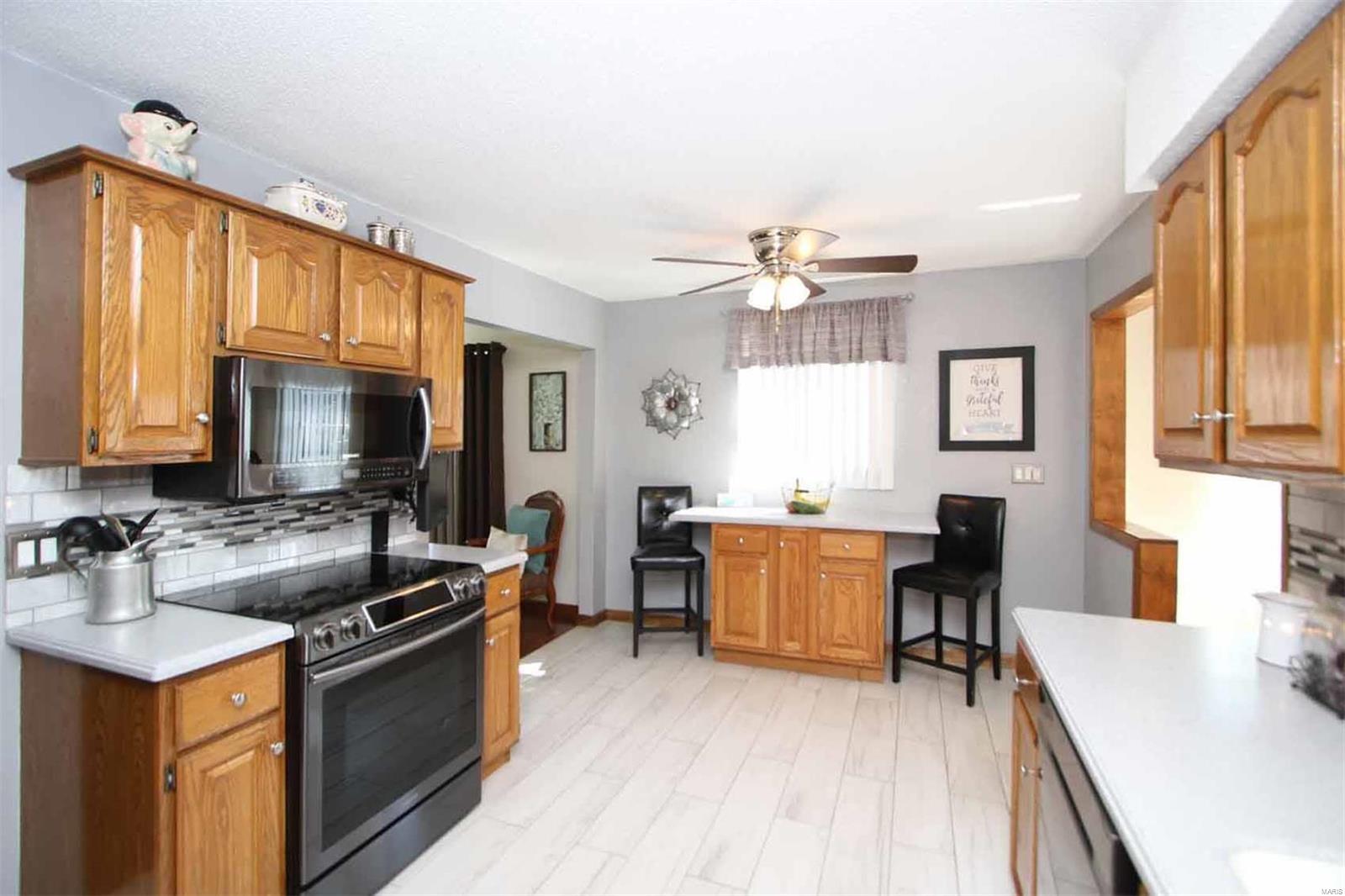 10874 Lake Road Highland, IL 62249 - Photo 13 of 60