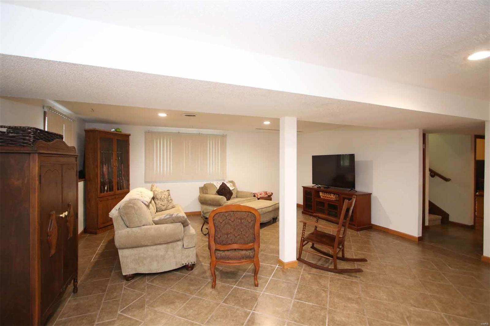 10874 Lake Road Highland, IL 62249 - Photo 27 of 60