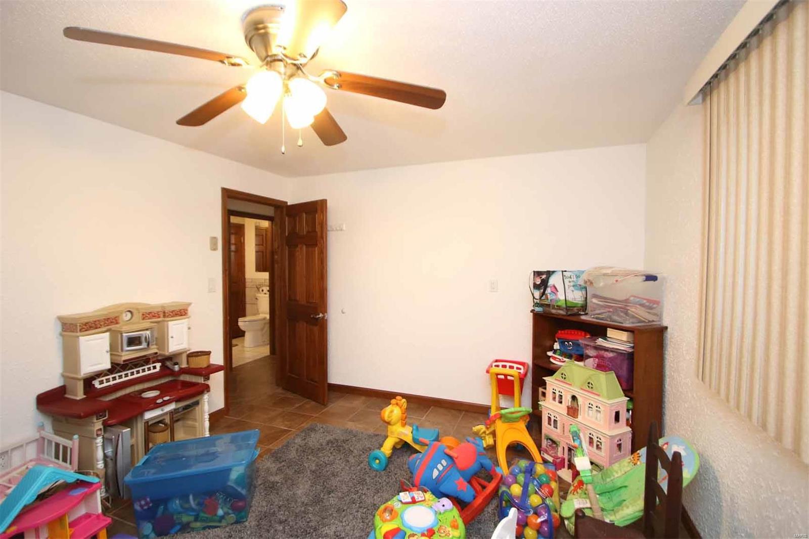10874 Lake Road Highland, IL 62249 - Photo 31 of 60