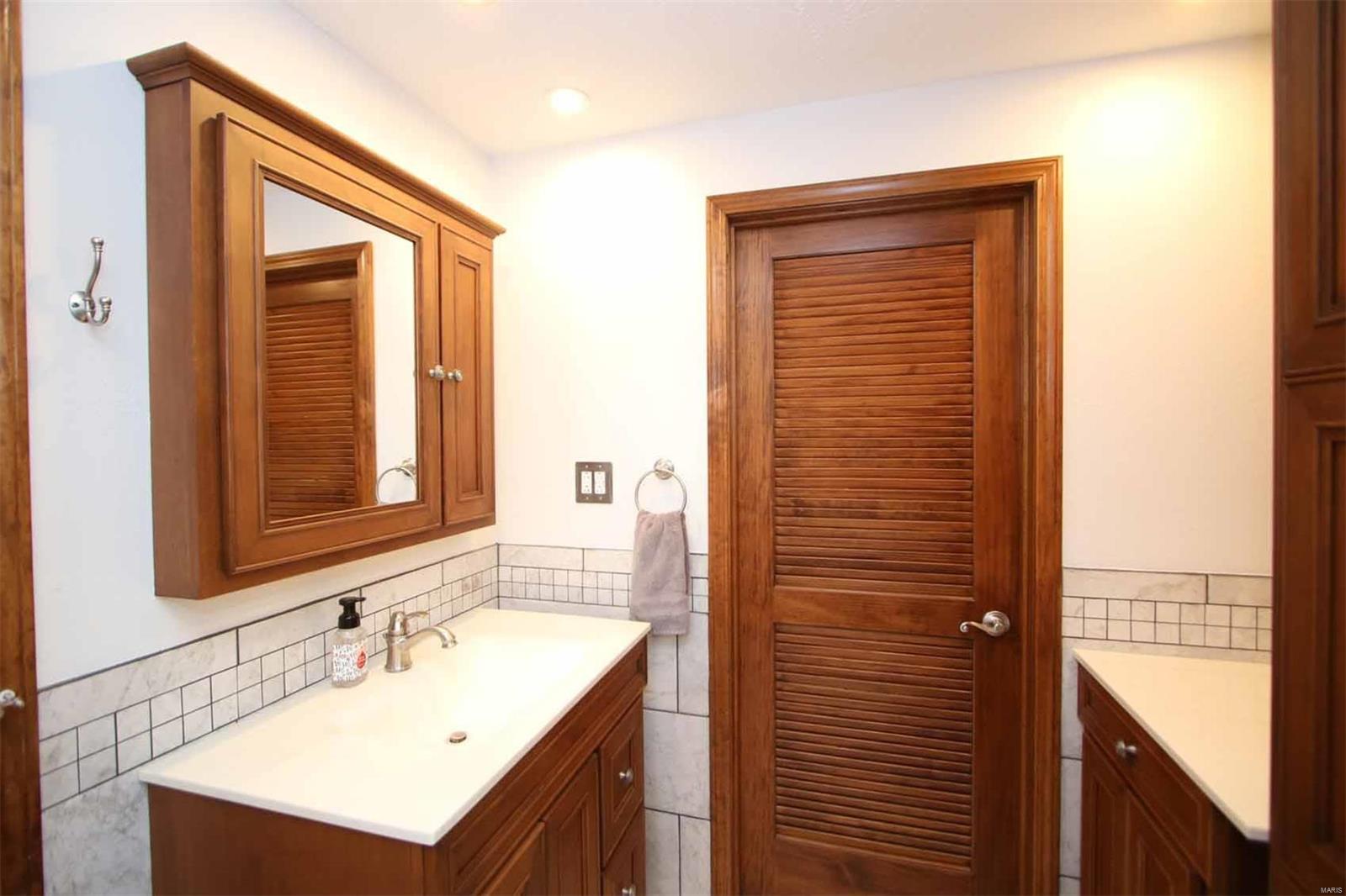10874 Lake Road Highland, IL 62249 - Photo 35 of 60