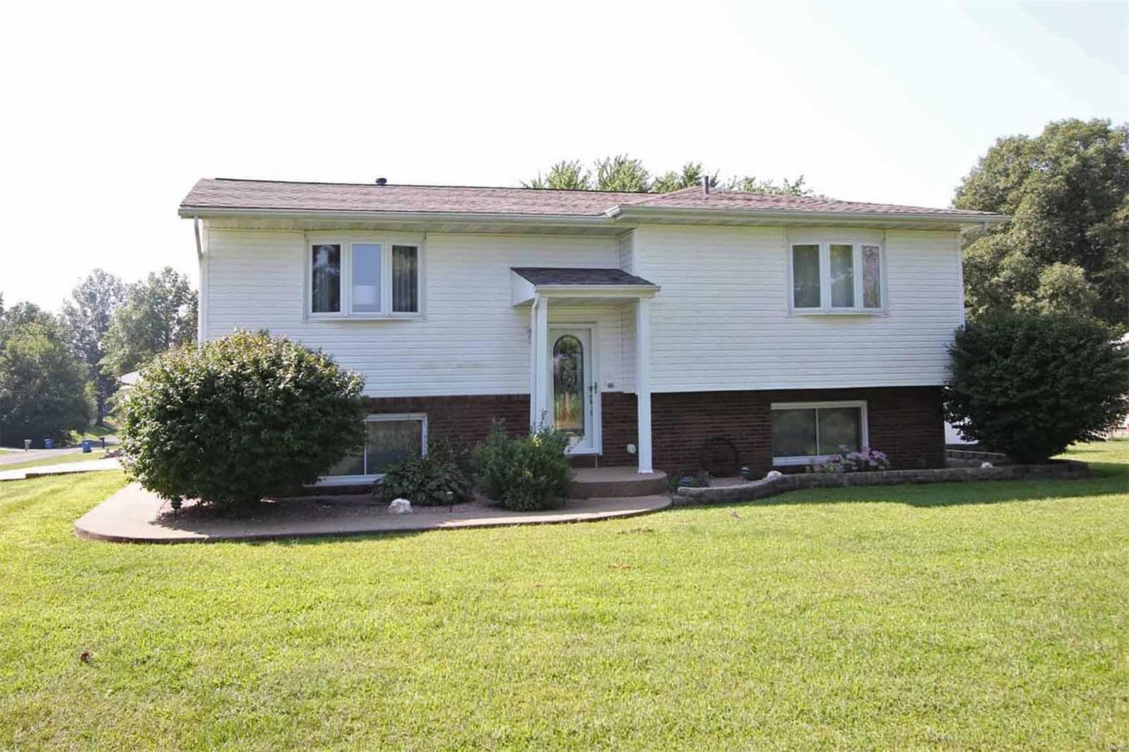 10874 Lake Road Highland, IL 62249 - Photo 36 of 60