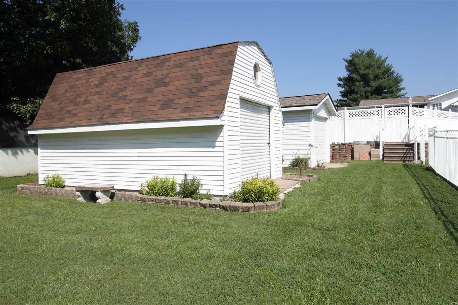 10874 Lake Road Highland, IL 62249 - Photo 40 of 60