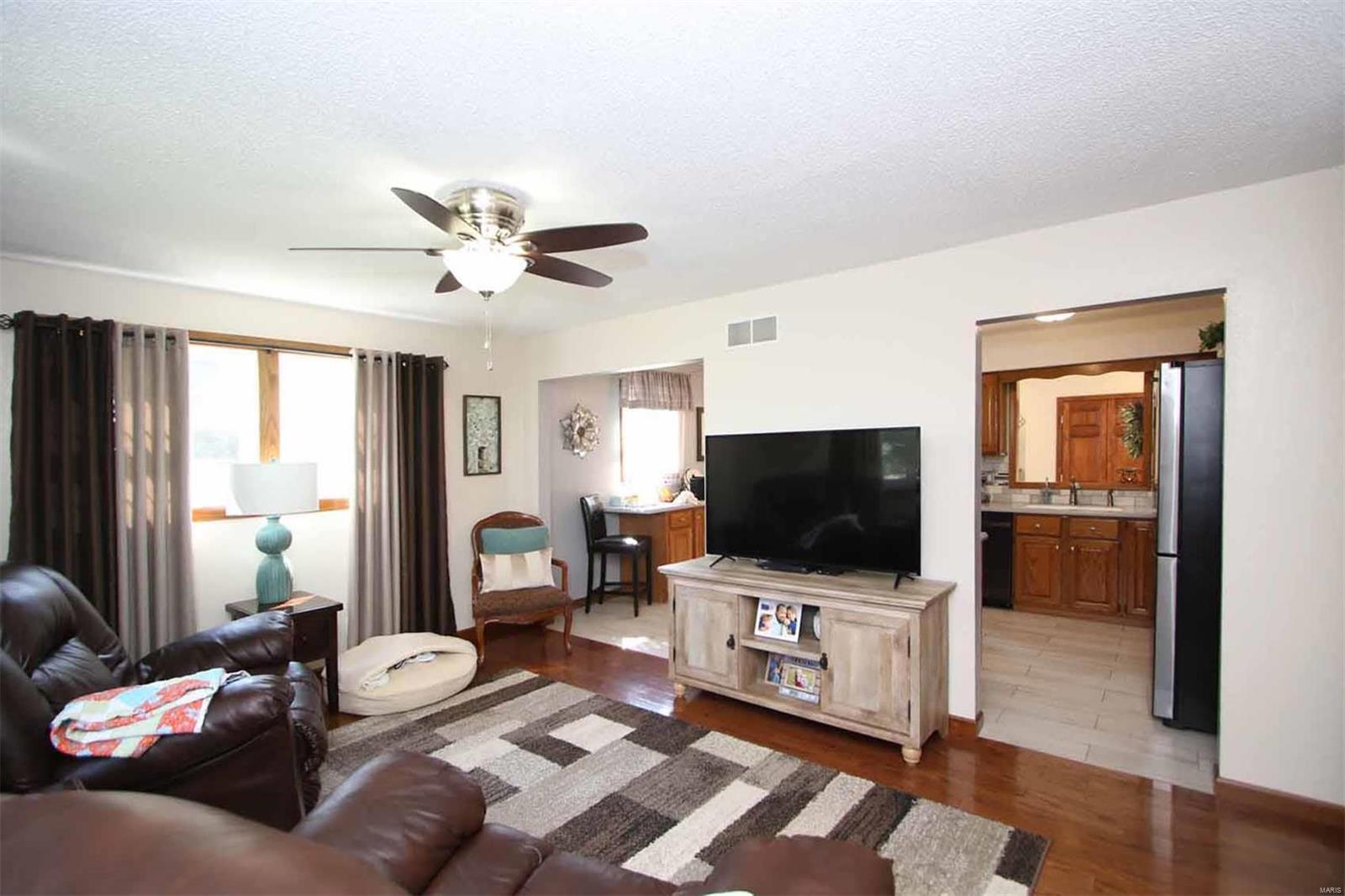 10874 Lake Road Highland, IL 62249 - Photo 5 of 60