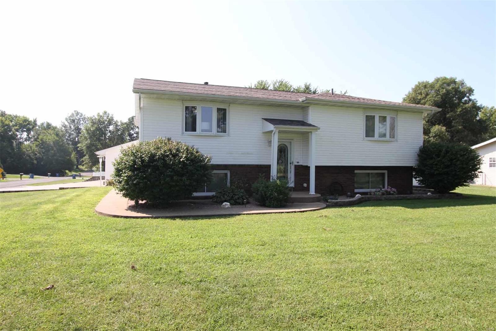 10874 Lake Road Highland, IL 62249 - Photo 47 of 60