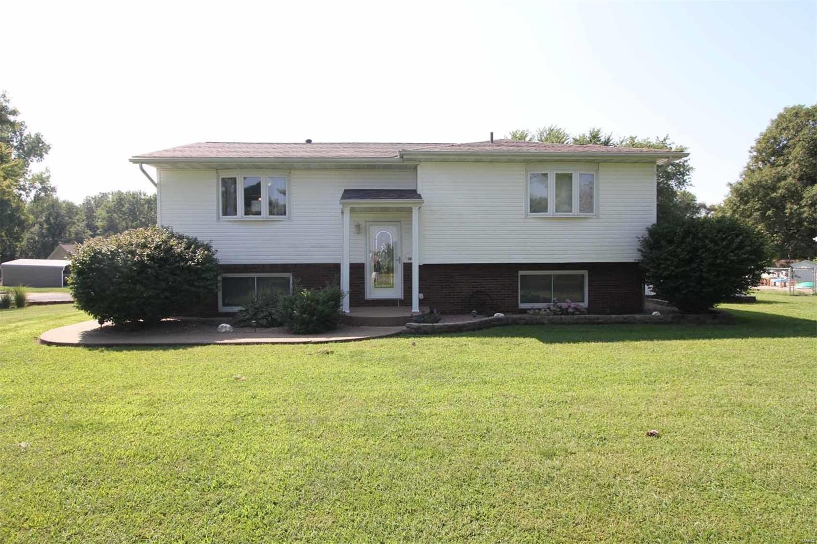 10874 Lake Road Highland, IL 62249 - Photo 48 of 60