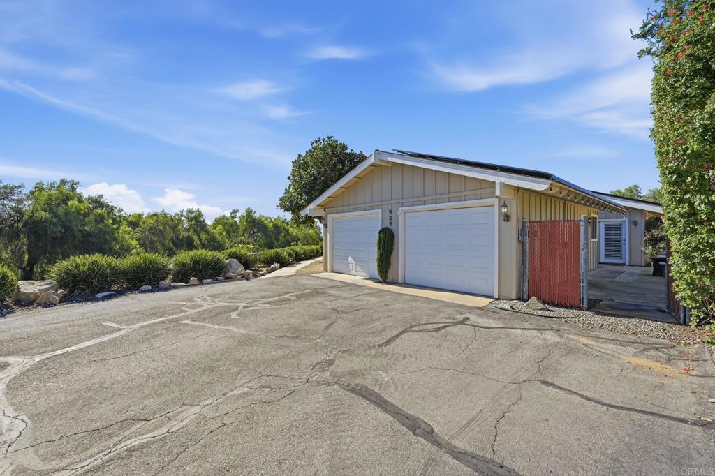 929 Pepper Tree Lane Fallbrook, CA 92028 - Photo 37 of 58
