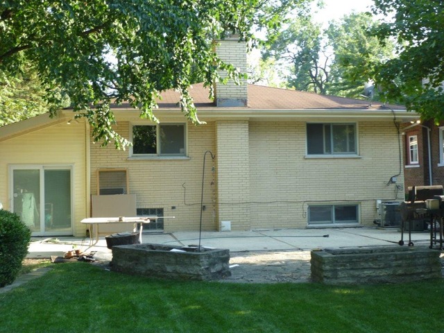 298 Lawton Road Riverside, IL 60546 - Photo 4 of 25
