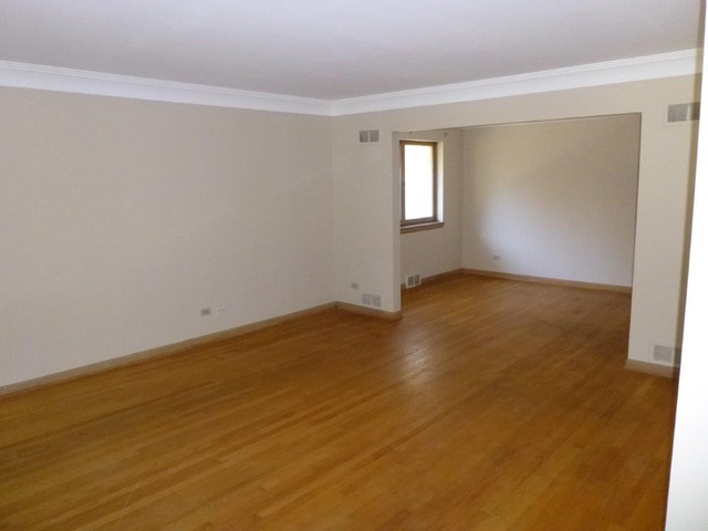298 Lawton Road Riverside, IL 60546 - Photo 8 of 25