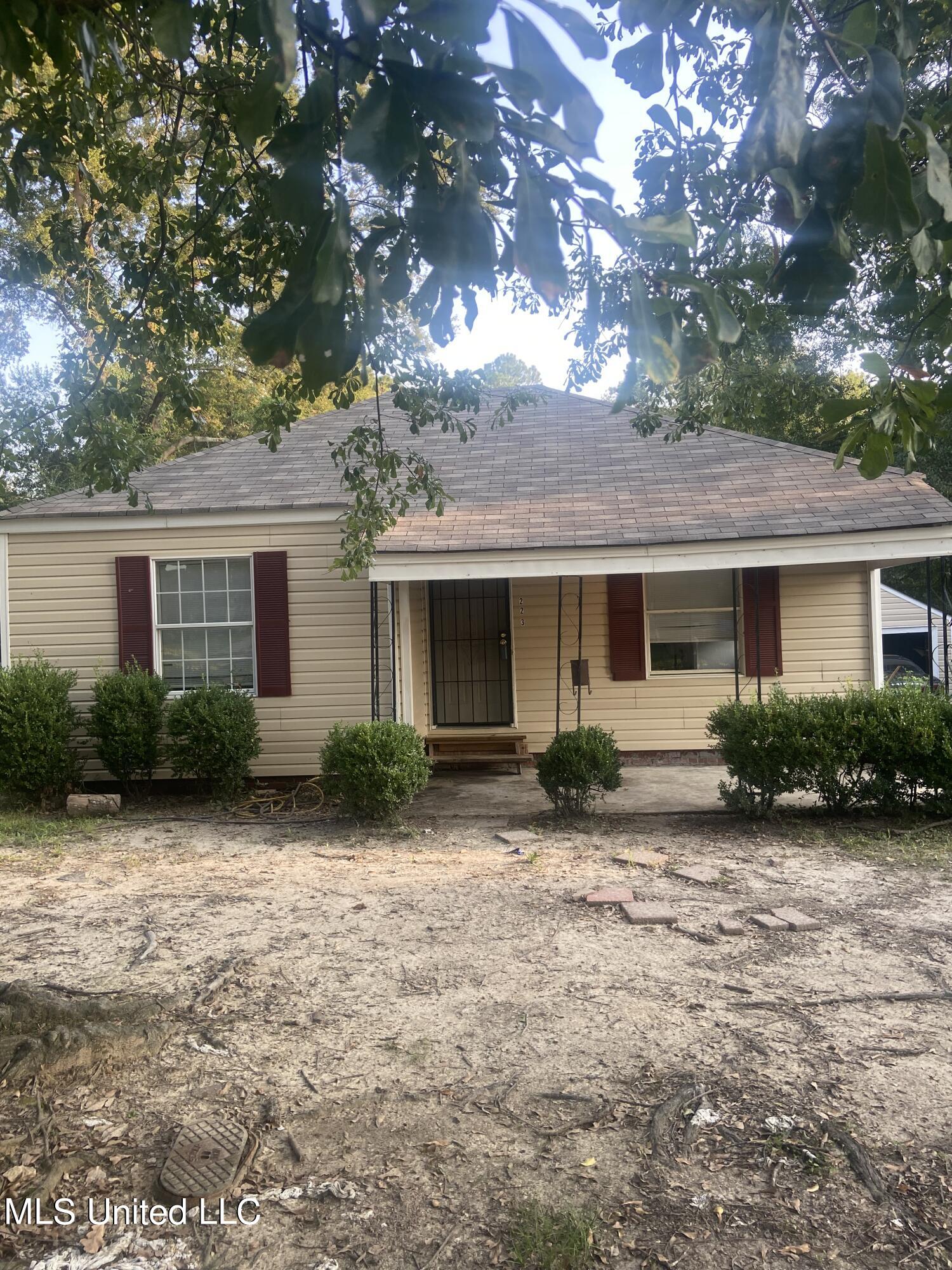 223 Decelle Street Jackson, MS 39216 - Photo 1 of 6 223 decell front2