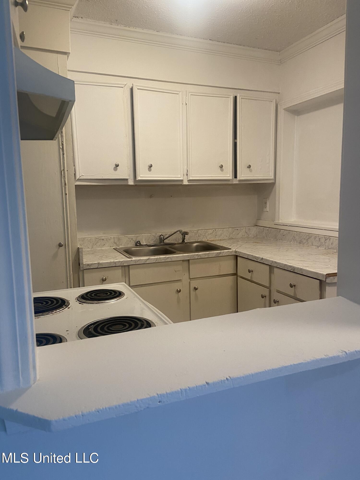 223 Decelle Street Jackson, MS 39216 - Photo 3 of 6 223 decelle kitchen1