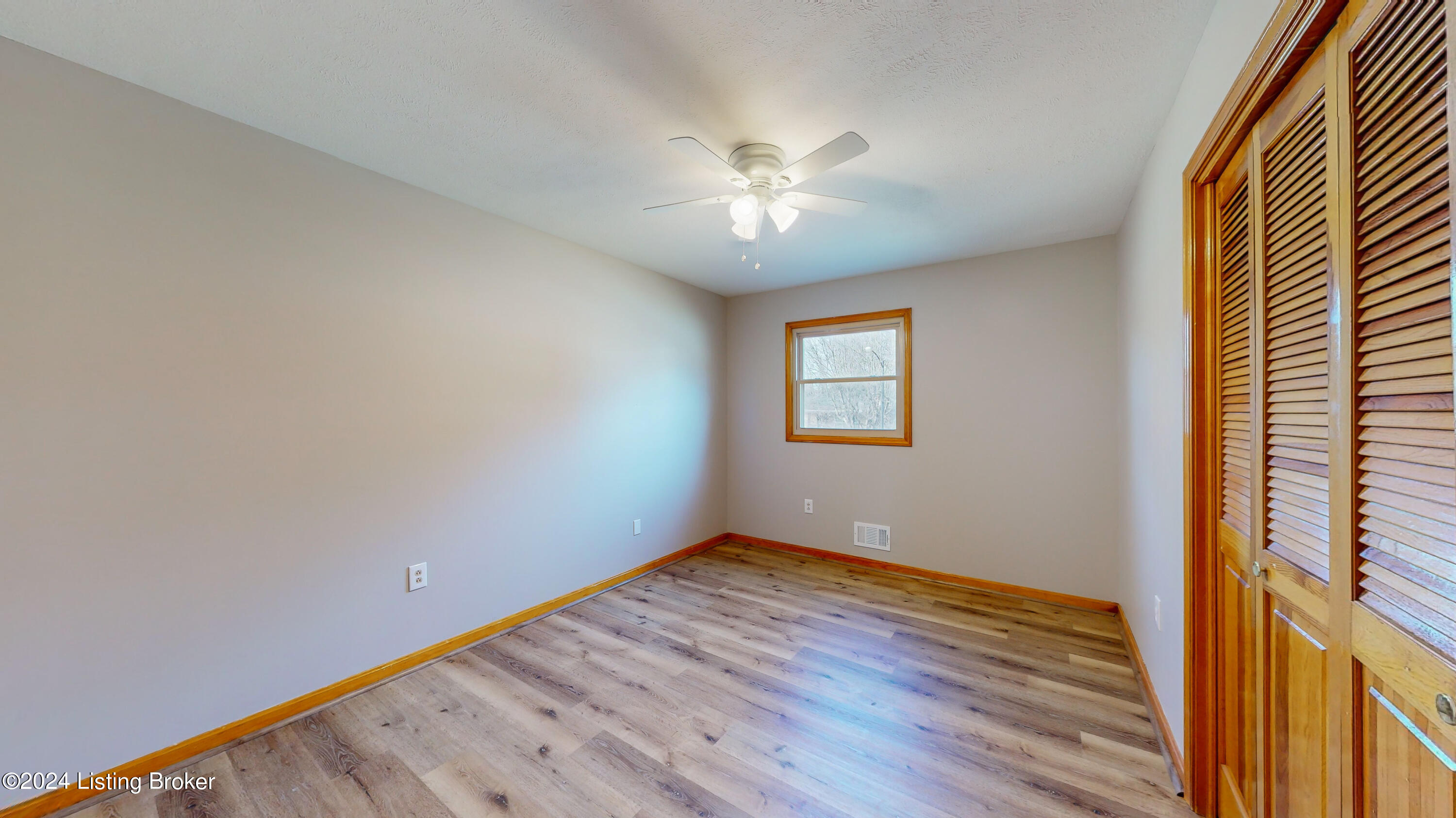 1538 Knight Road Louisville, KY 40216 - Photo 22 of 54 New LVP Flooring