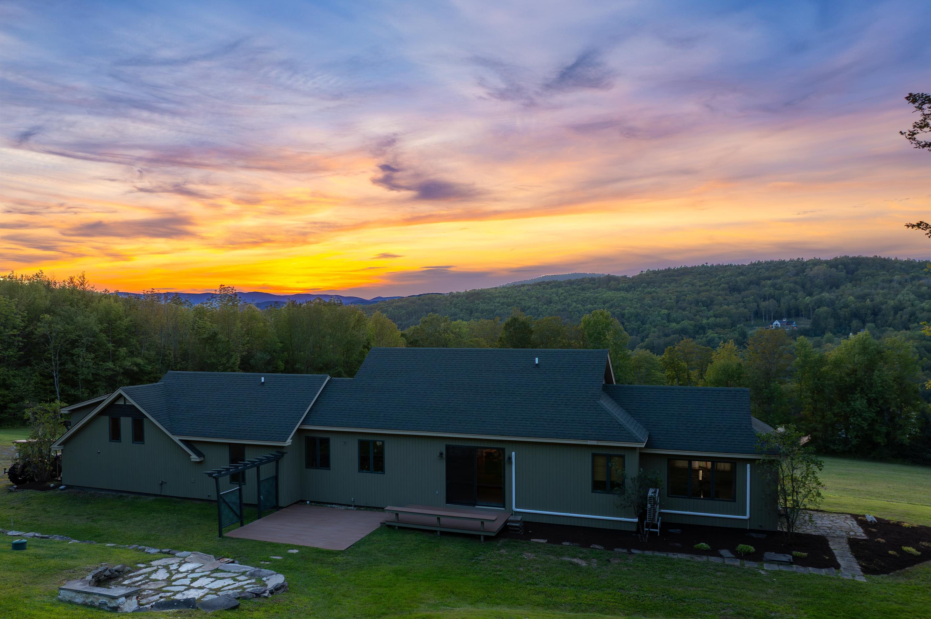 411 Wood Road Hartford, VT 05059 - Photo 5 of 60