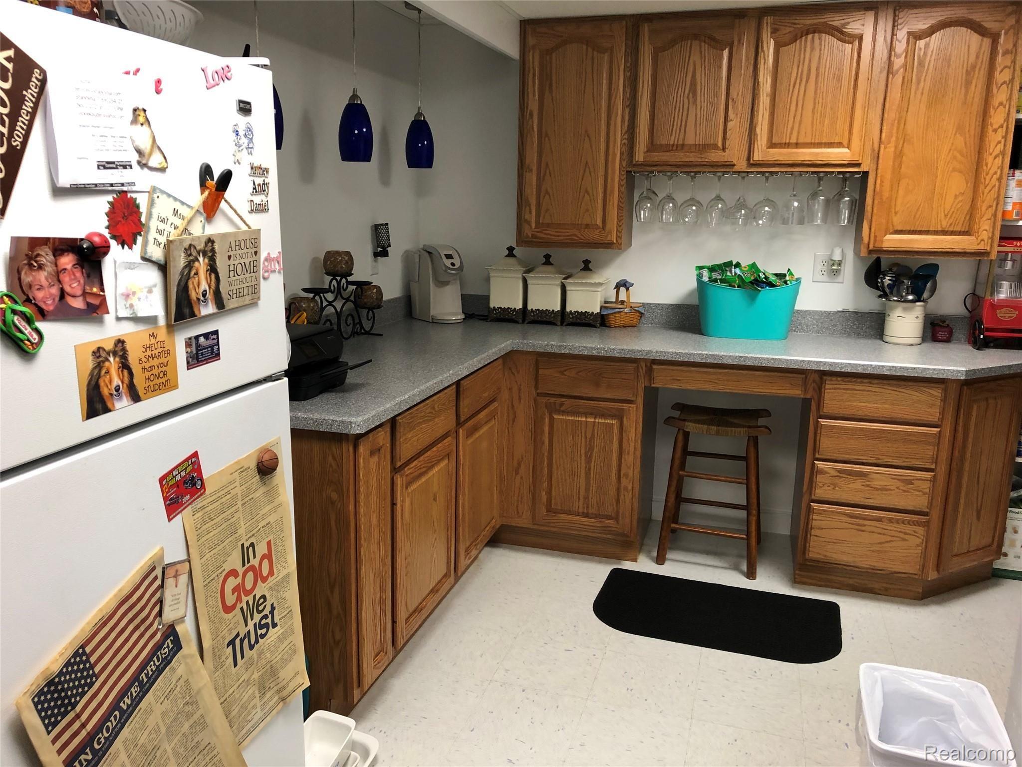16521 Rosa Lane Southgate, MI 48195 - Photo 49 of 72 9C67431C-3F86-4695-9E21-78D65A557D53.jpeg