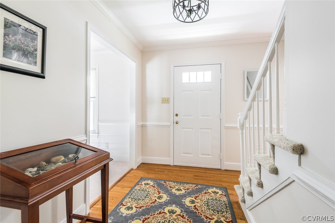 13224 Queensgate Road Midlothian, VA 23114 - Photo 5 of 32 a view of an entryway with furniture