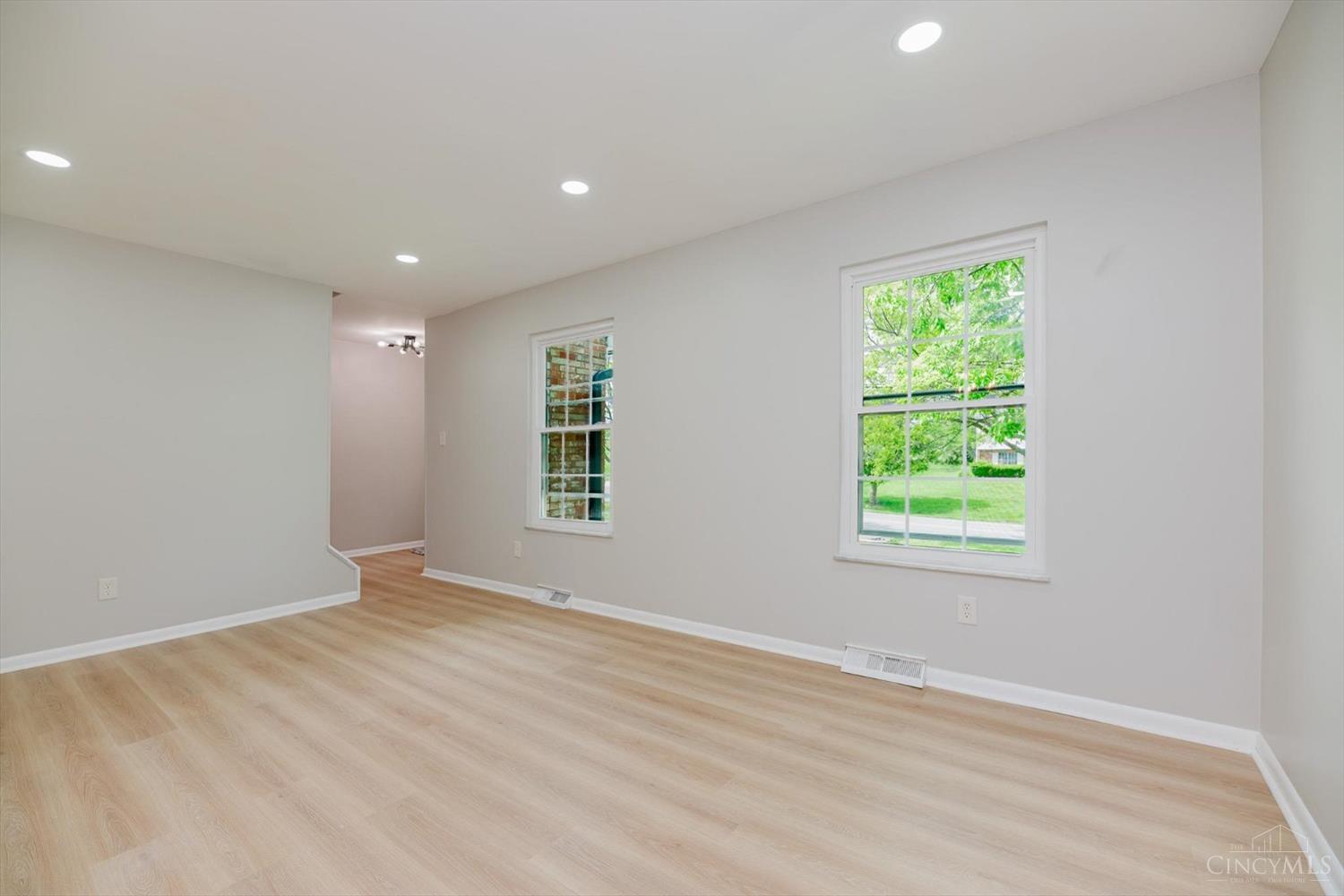 919 Waycross Road Forest Park, OH 45240 - Photo 5 of 31 Gallery Image 5