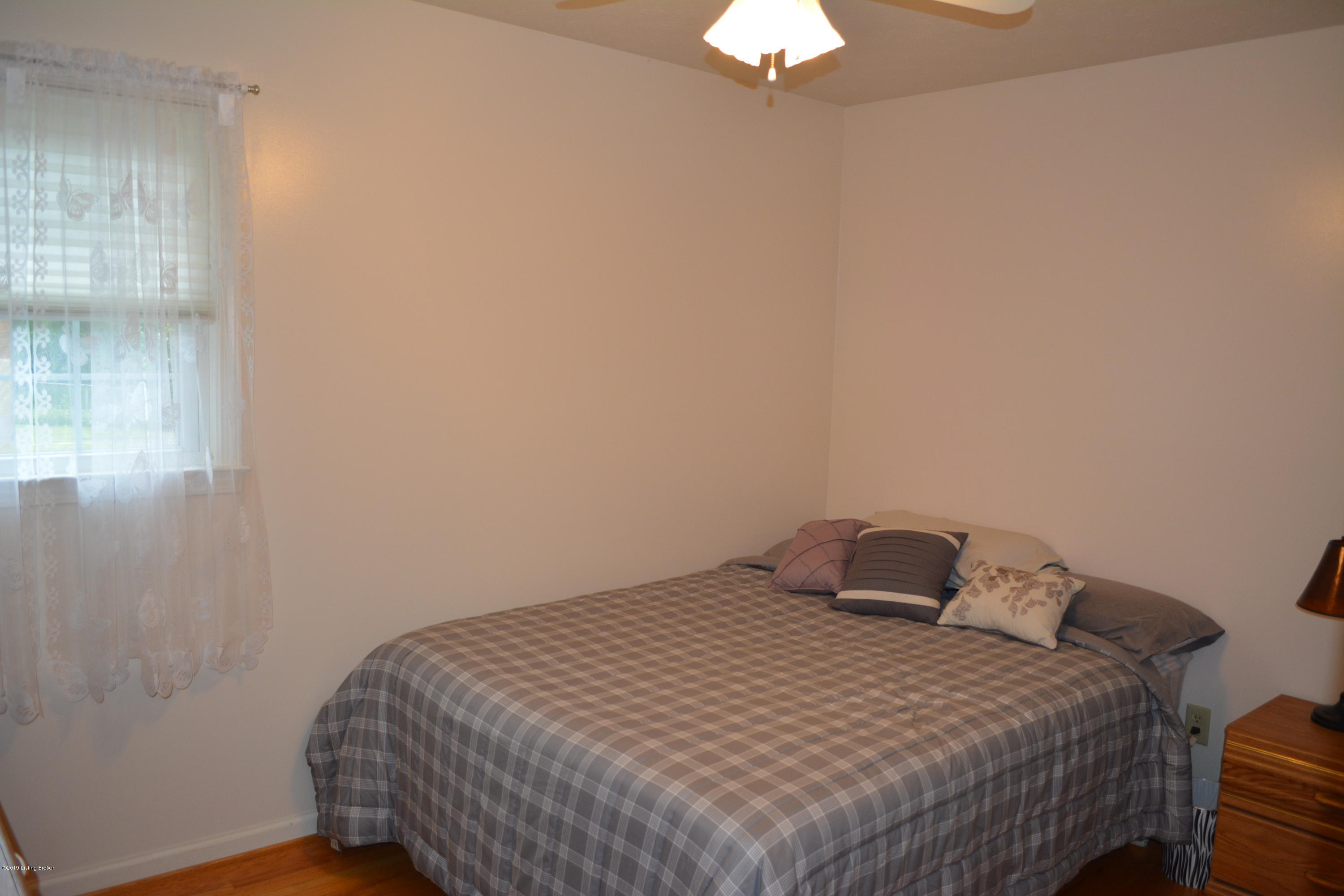 8223 Delido Road Louisville, KY 40219 - Photo 29 of 64 Bedroom on main floor
