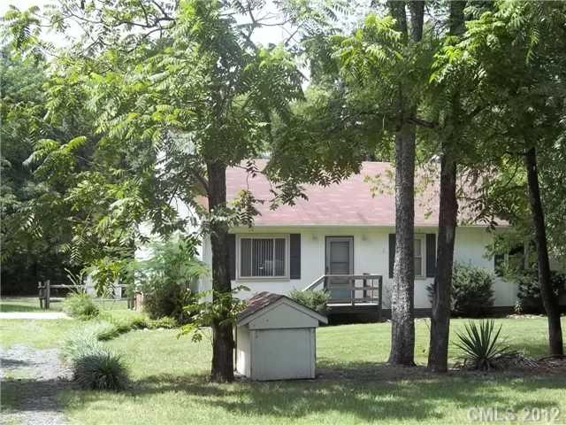 10413 Crestshire Road Charlotte, NC 28227 - Photo 1 of 7 Gallery Image 1