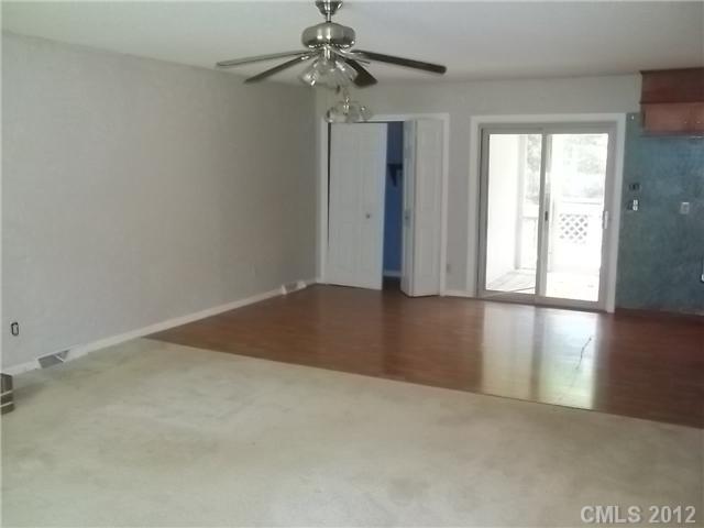 10413 Crestshire Road Charlotte, NC 28227 - Photo 5 of 7 Gallery Image 5
