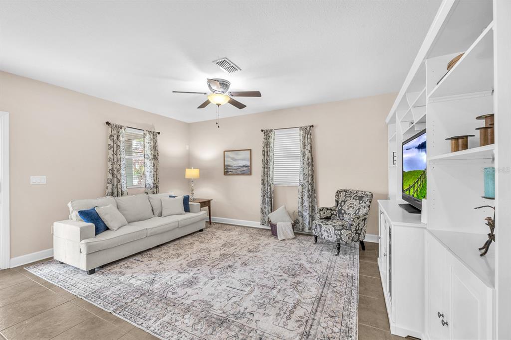 5945 Beaconpark Street Lithia, FL 33547 - Photo 14 of 44