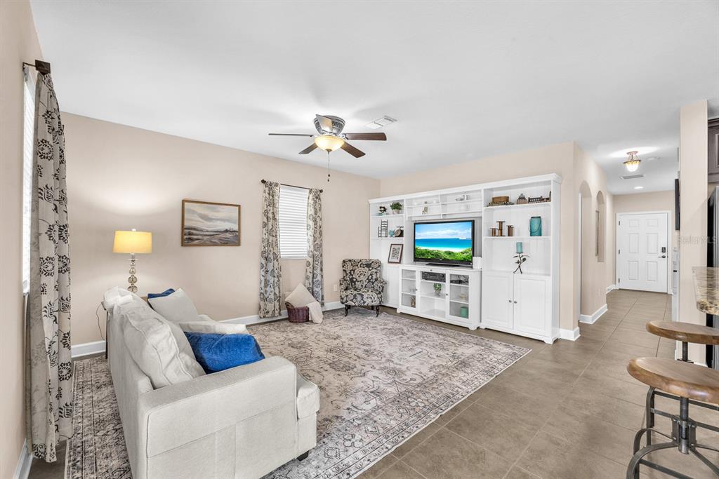 5945 Beaconpark Street Lithia, FL 33547 - Photo 16 of 44