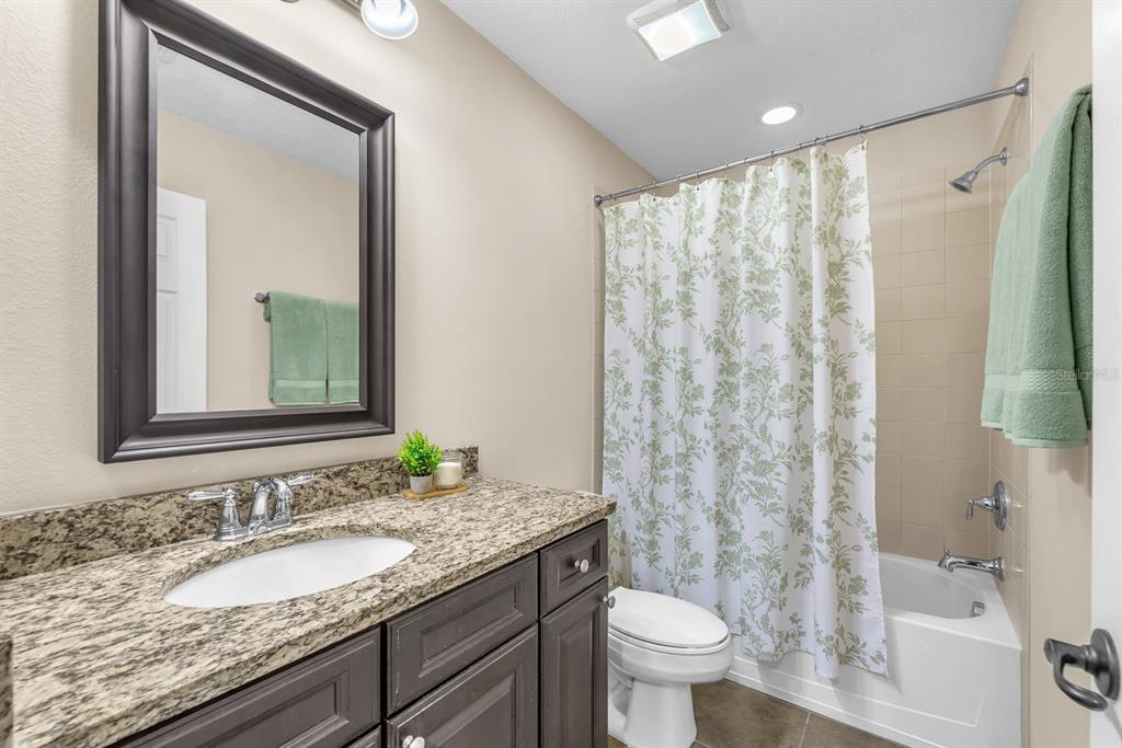 5945 Beaconpark Street Lithia, FL 33547 - Photo 23 of 44