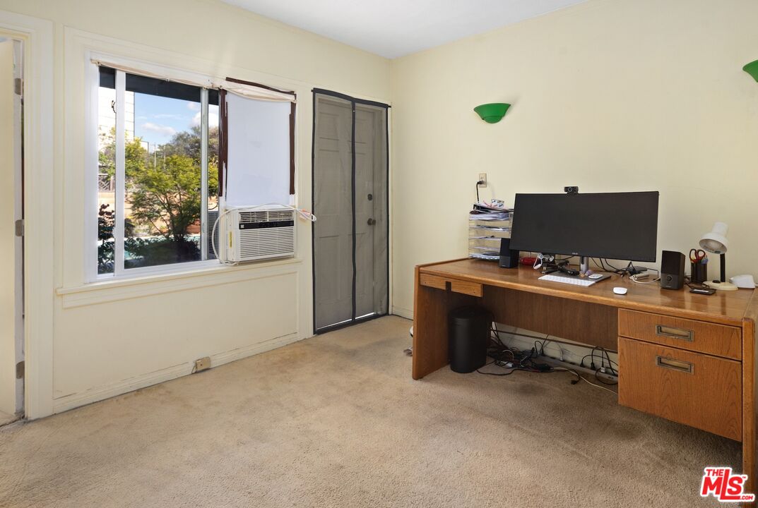 6501 Commodore Sloat Drive Los Angeles, CA 90048 - Photo 24 of 29