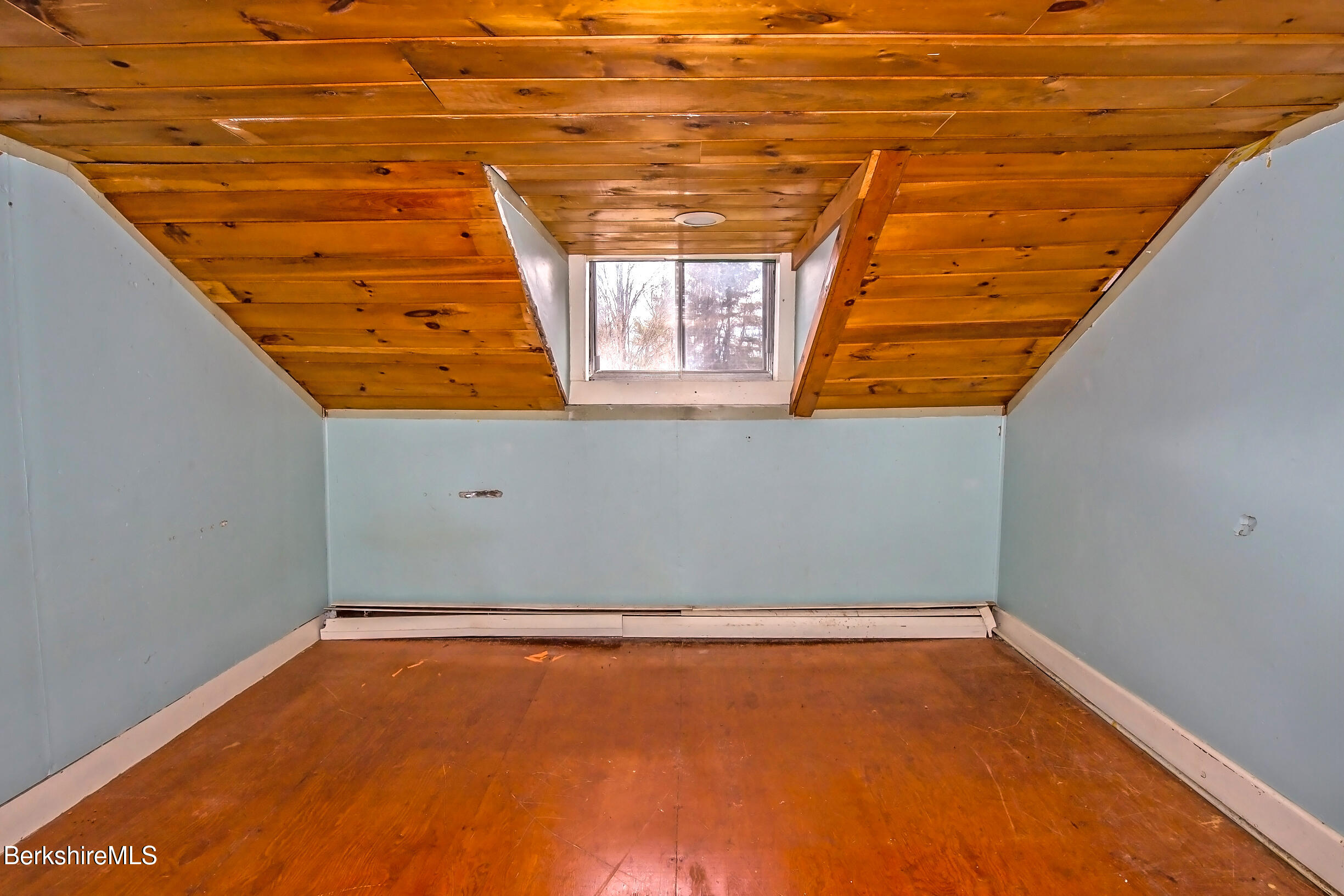 30 Moscow Road West Stockbridge, MA 01266 - Photo 13 of 20 Secondfloorroom