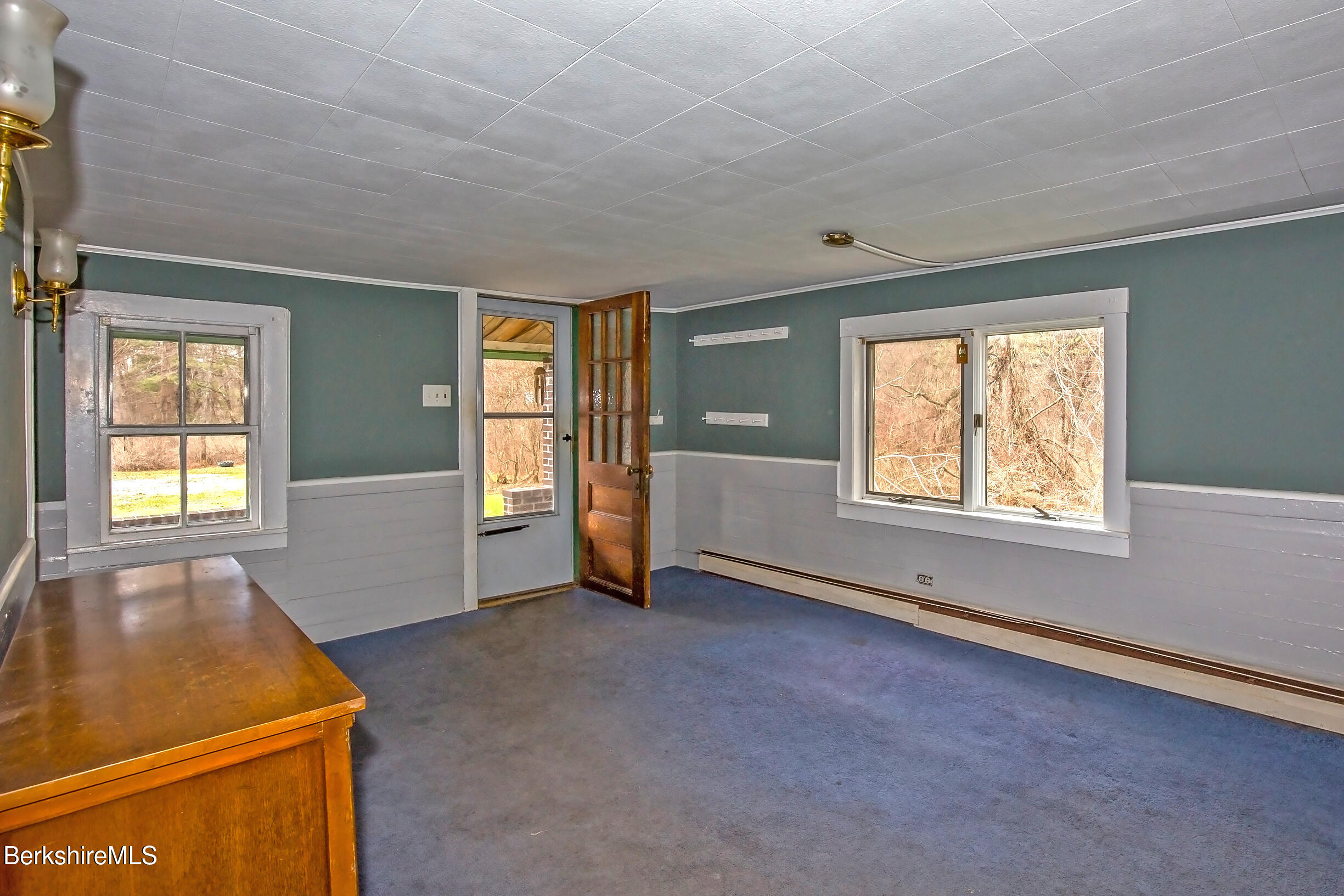30 Moscow Road West Stockbridge, MA 01266 - Photo 6 of 20 Frontroom