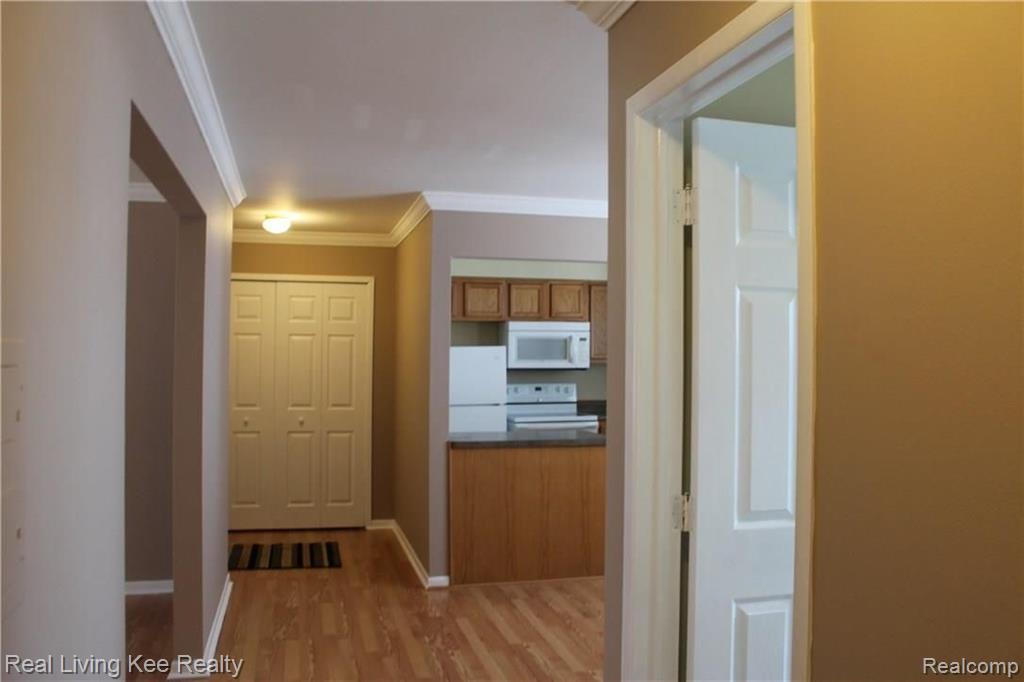 1097 Tienken Court, Unit 202 Rochester, MI 48306 - Photo 11 of 17