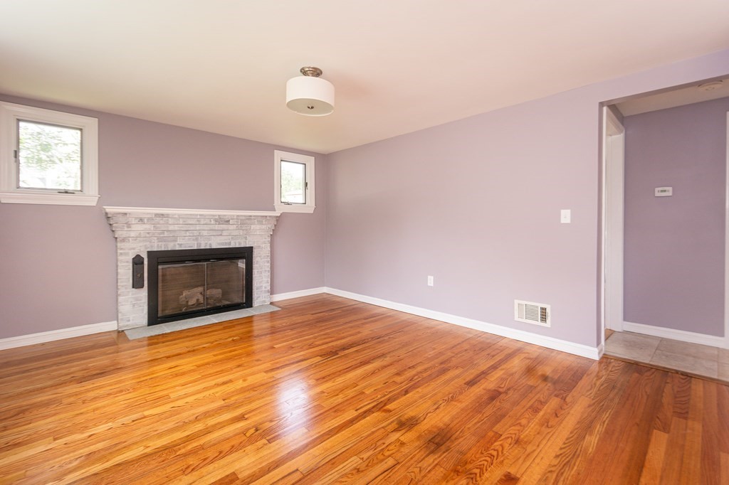 11 Roosevelt Road Holbrook, MA 02343 - Photo 12 of 33 Gallery Image 12