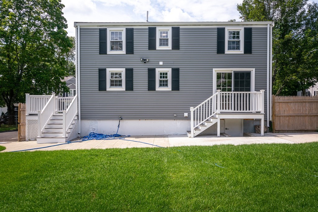 11 Roosevelt Road Holbrook, MA 02343 - Photo 3 of 33 Gallery Image 3
