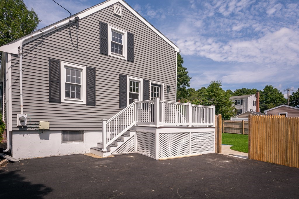 11 Roosevelt Road Holbrook, MA 02343 - Photo 5 of 33 Gallery Image 5