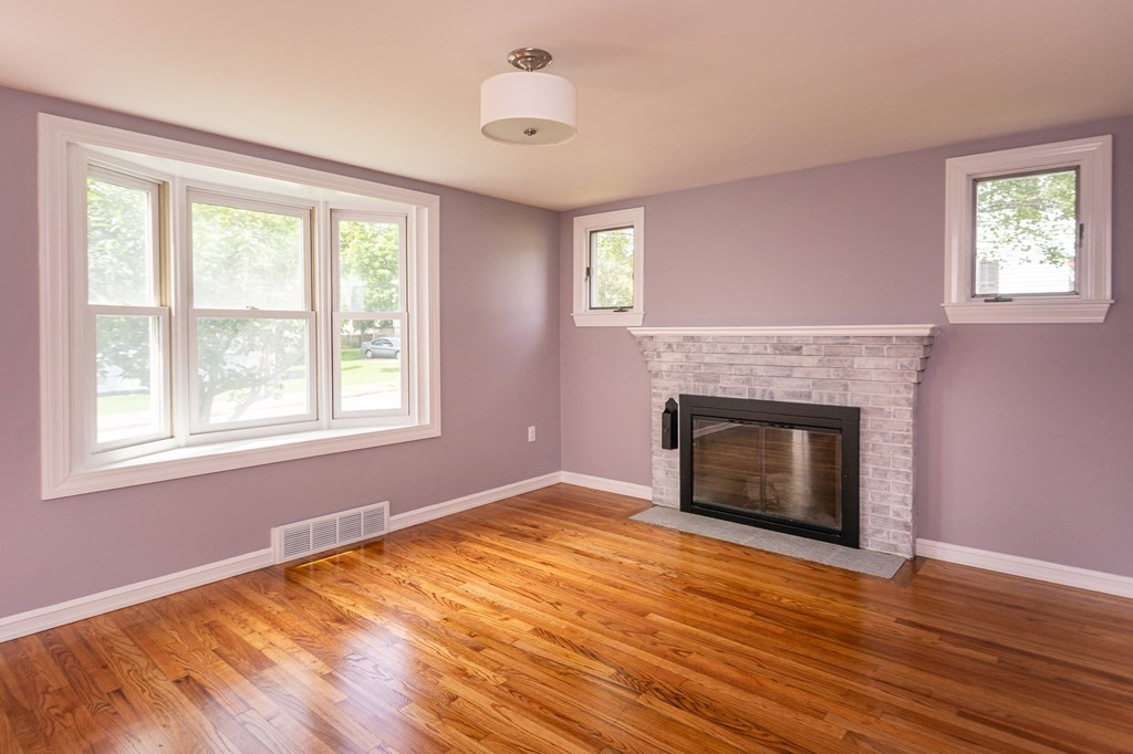 11 Roosevelt Road Holbrook, MA 02343 - Photo 10 of 33 Gallery Image 10