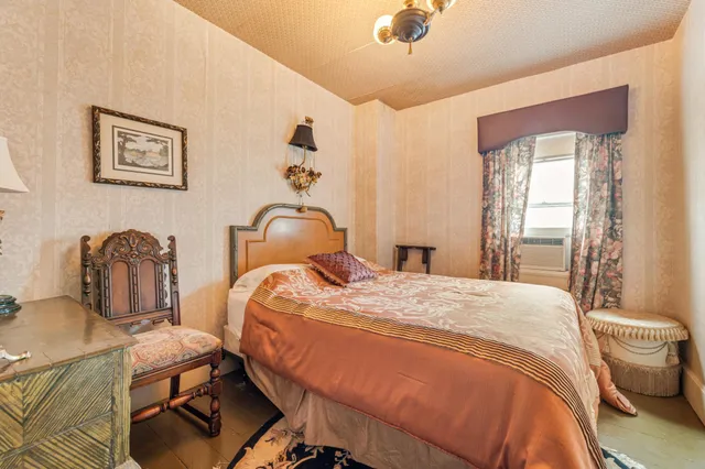 $389,000 | 305 North Main Street, Alma, WI 54610