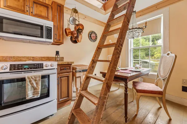 $389,000 | 305 North Main Street, Alma, WI 54610