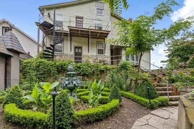 $389,000 | 305 North Main Street, Alma, WI 54610