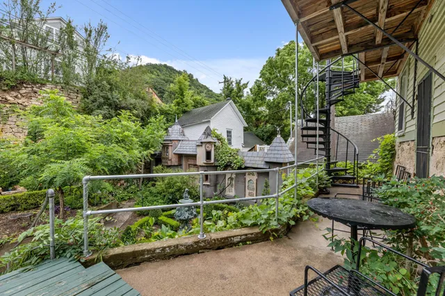 $389,000 | 305 North Main Street, Alma, WI 54610