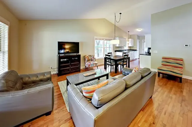 $2,595 | 508 South 13th Street, Nashville, TN 37206